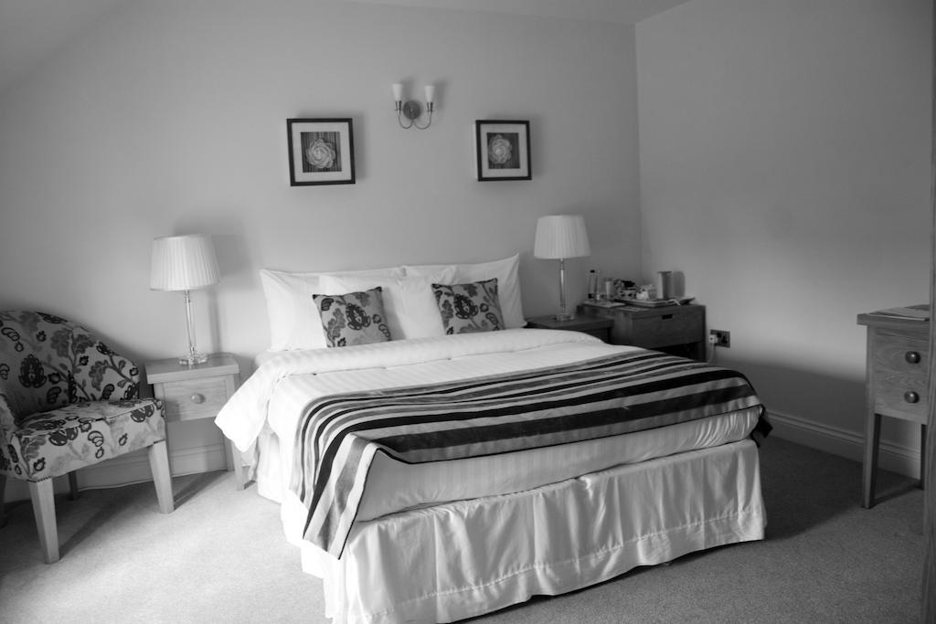 Kings Arms Hotel Тирск Екстериор снимка